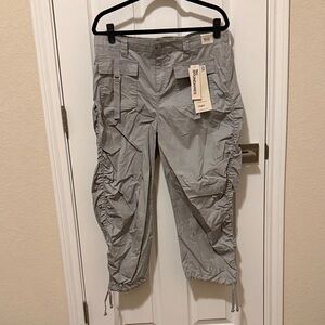 No Boundaries Light Gray Cargo Capri Pants